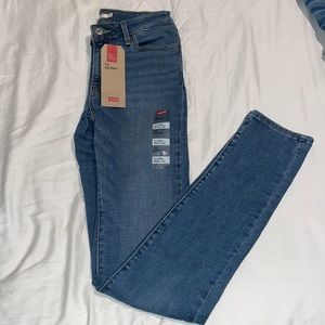 Levi 711 Skinny Jeans